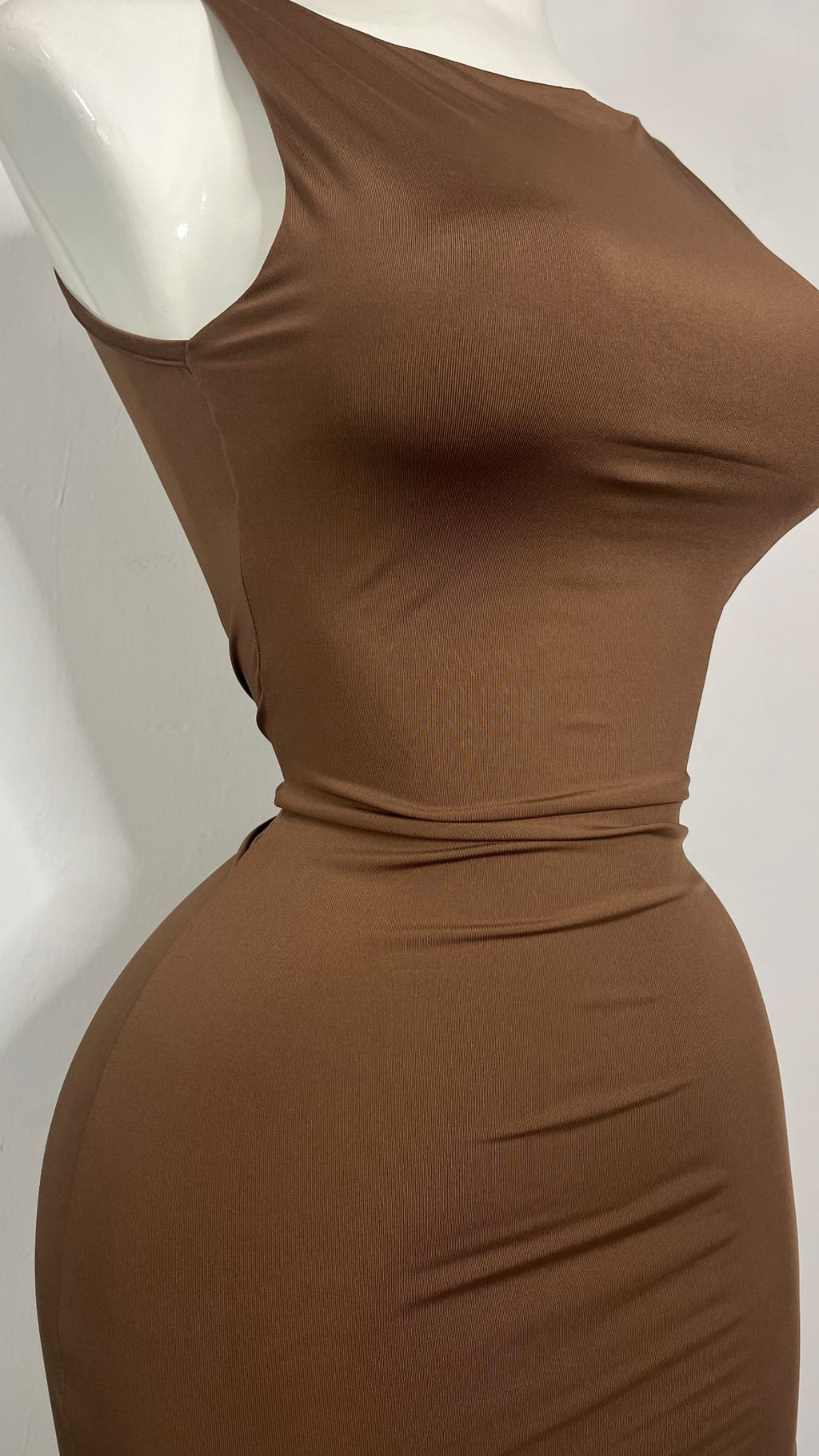 Vestido café licra