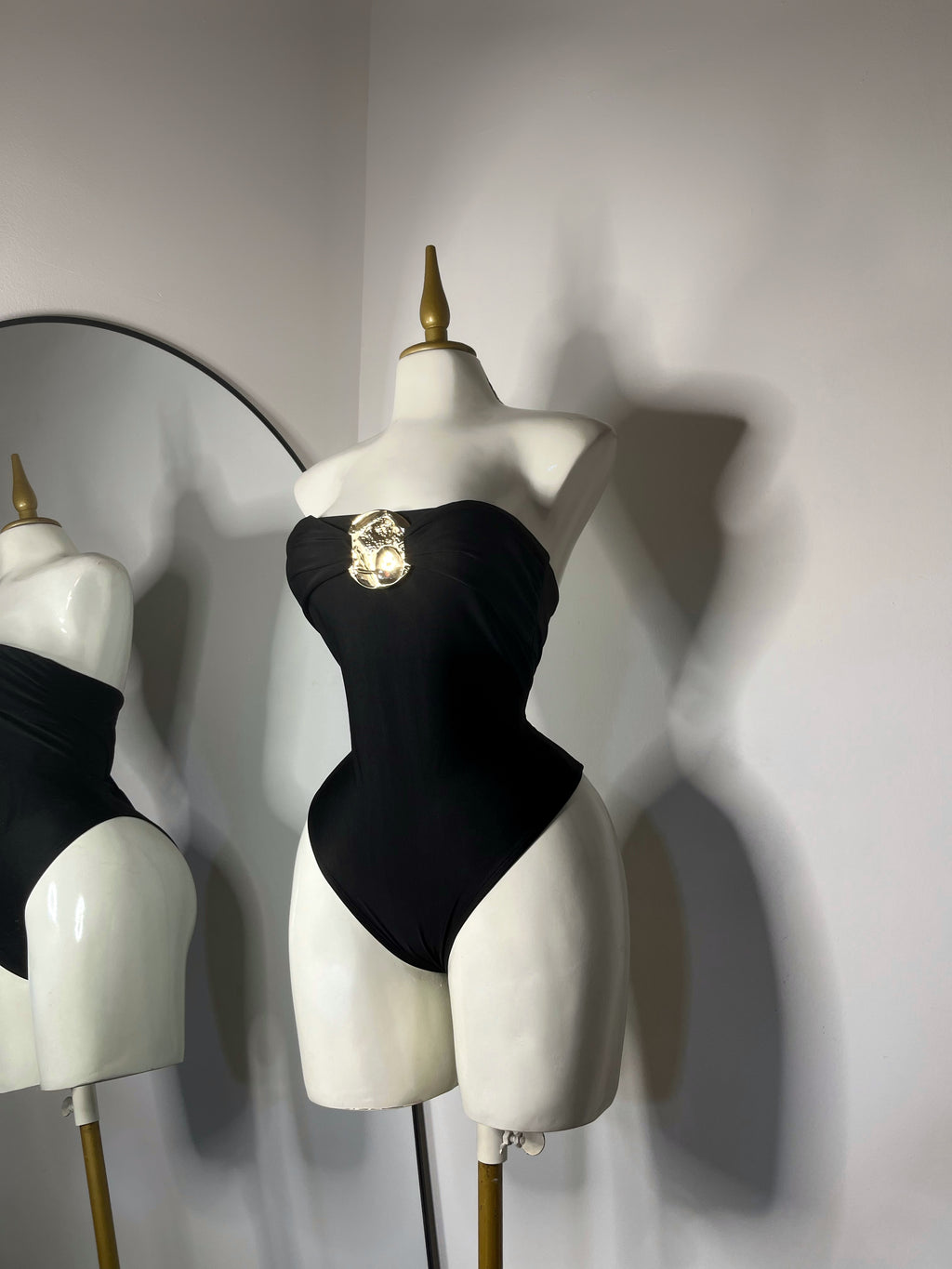 Traje de baño hebilla negro