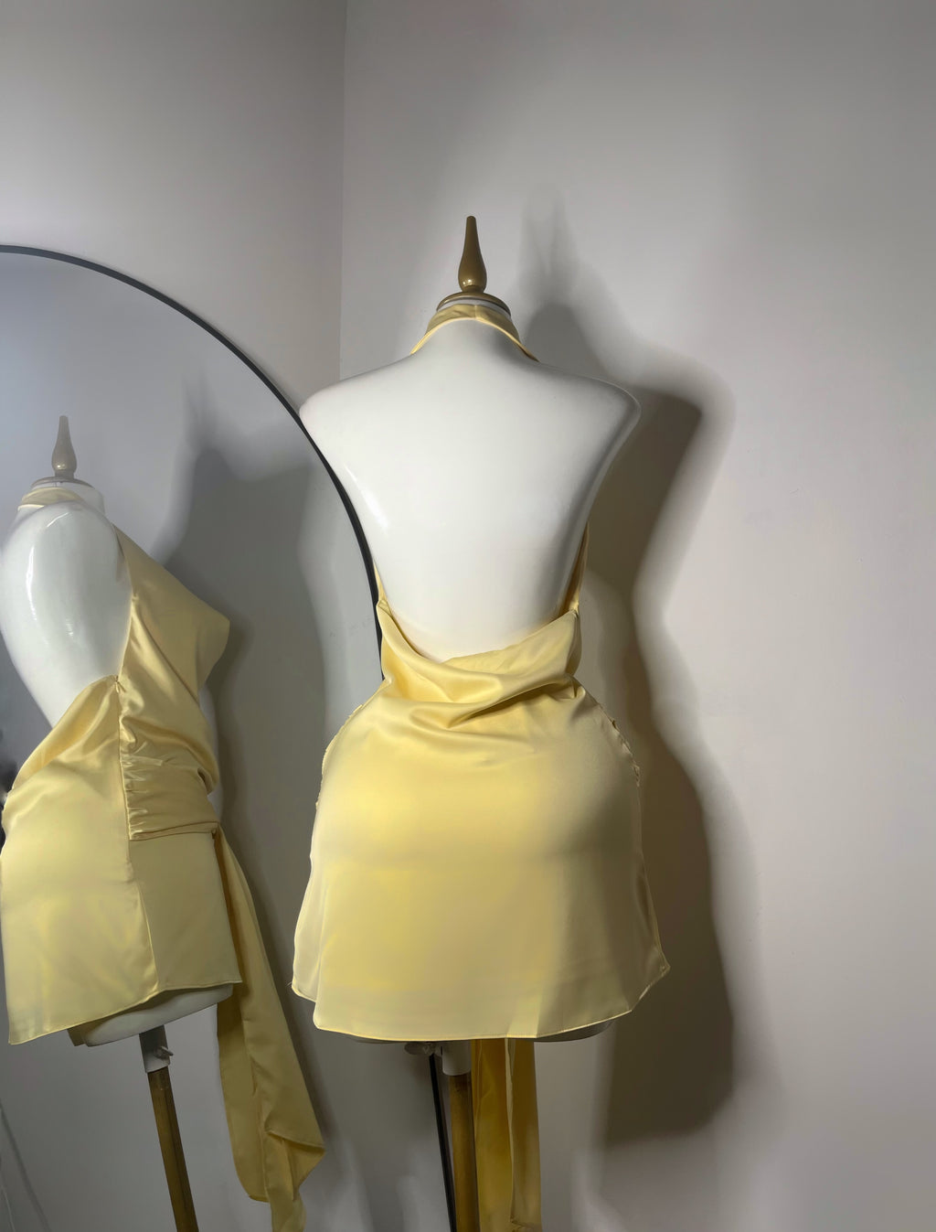 Vestido satin amarillo