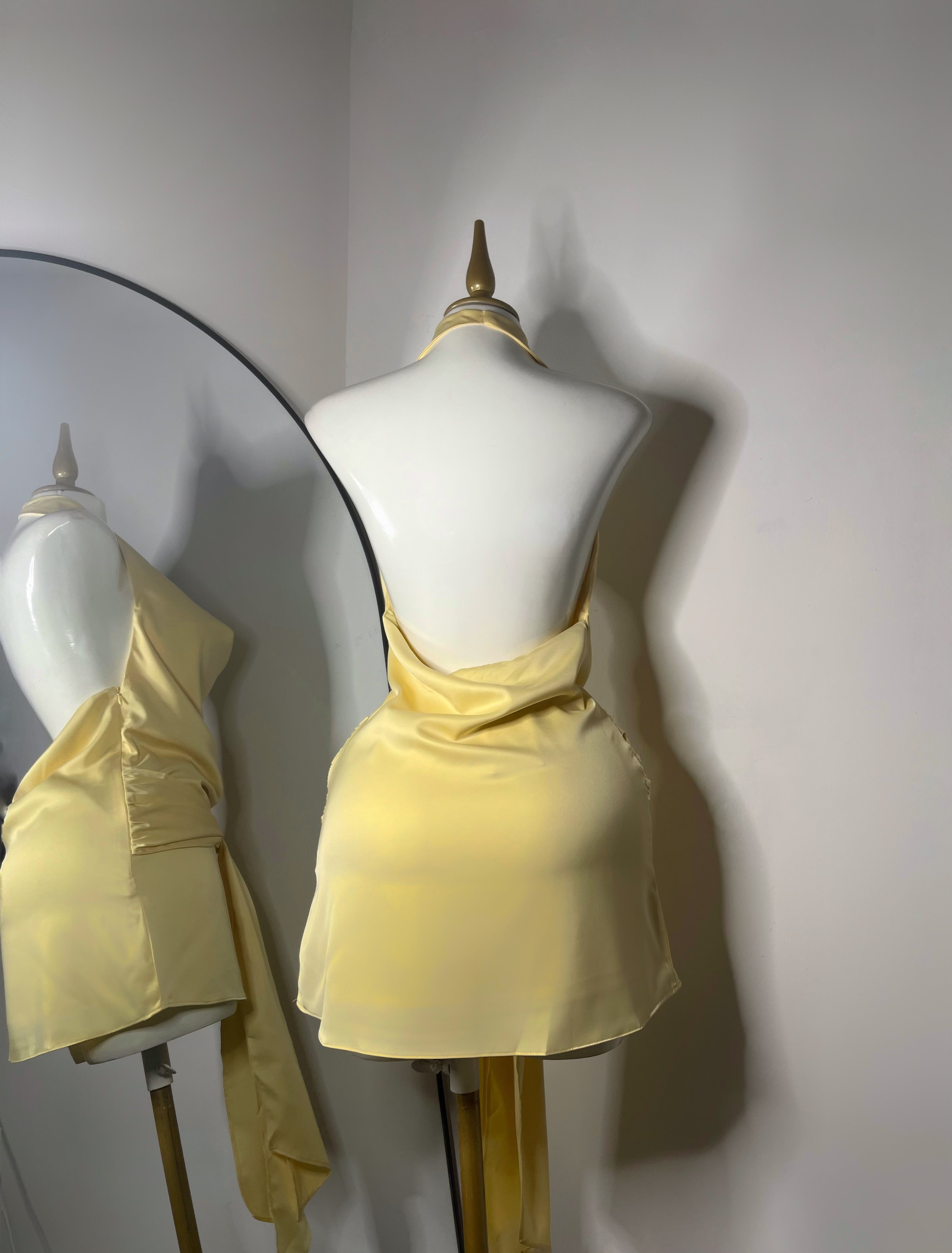 Vestido satin amarillo