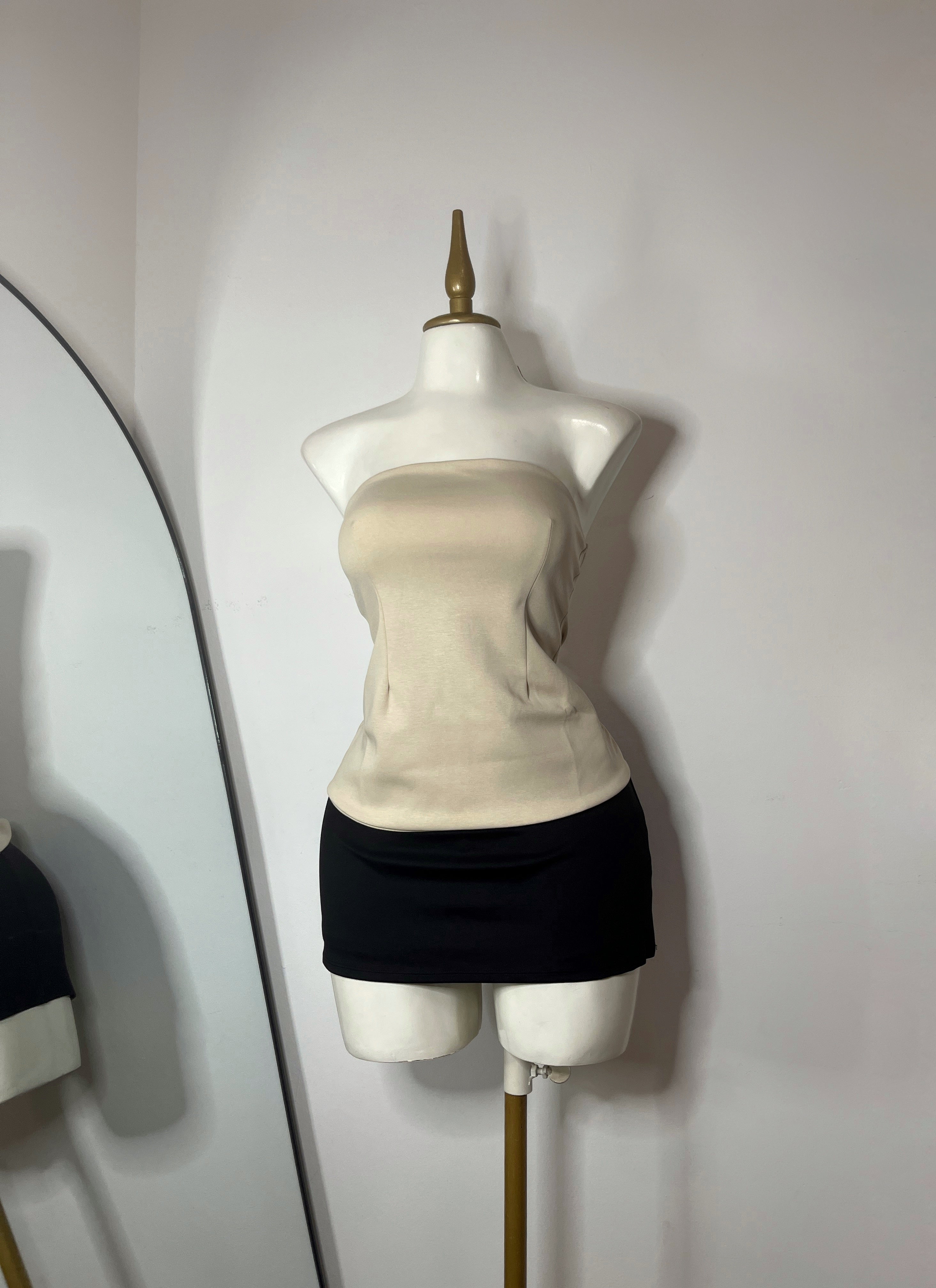 Blusa strapless beige