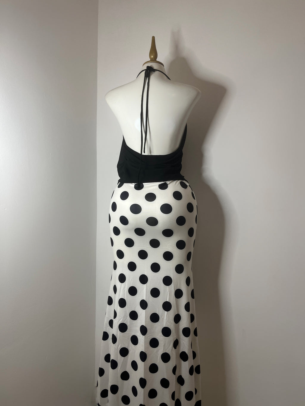 Blusa negra drapeada halter