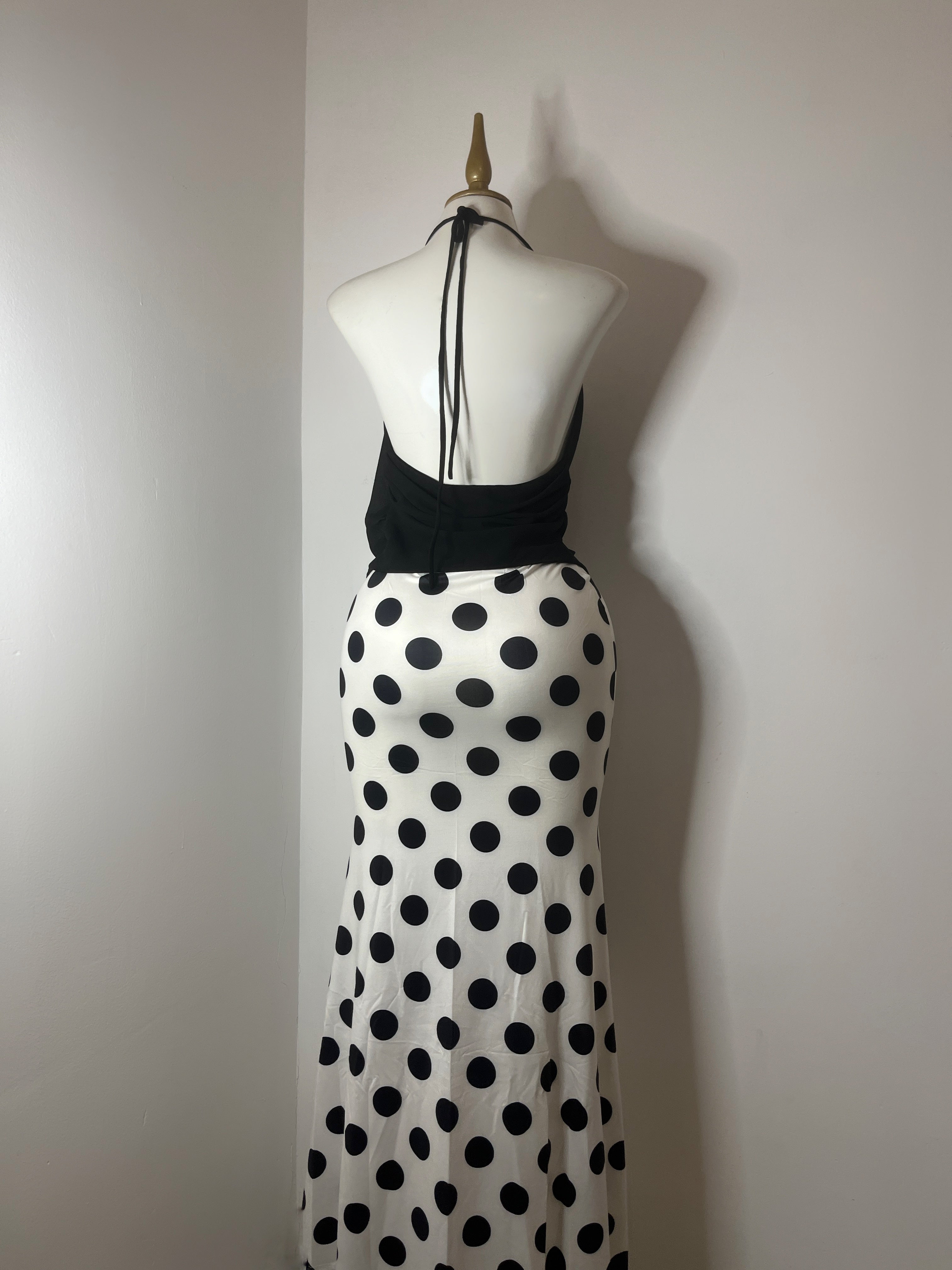 Blusa negra drapeada halter