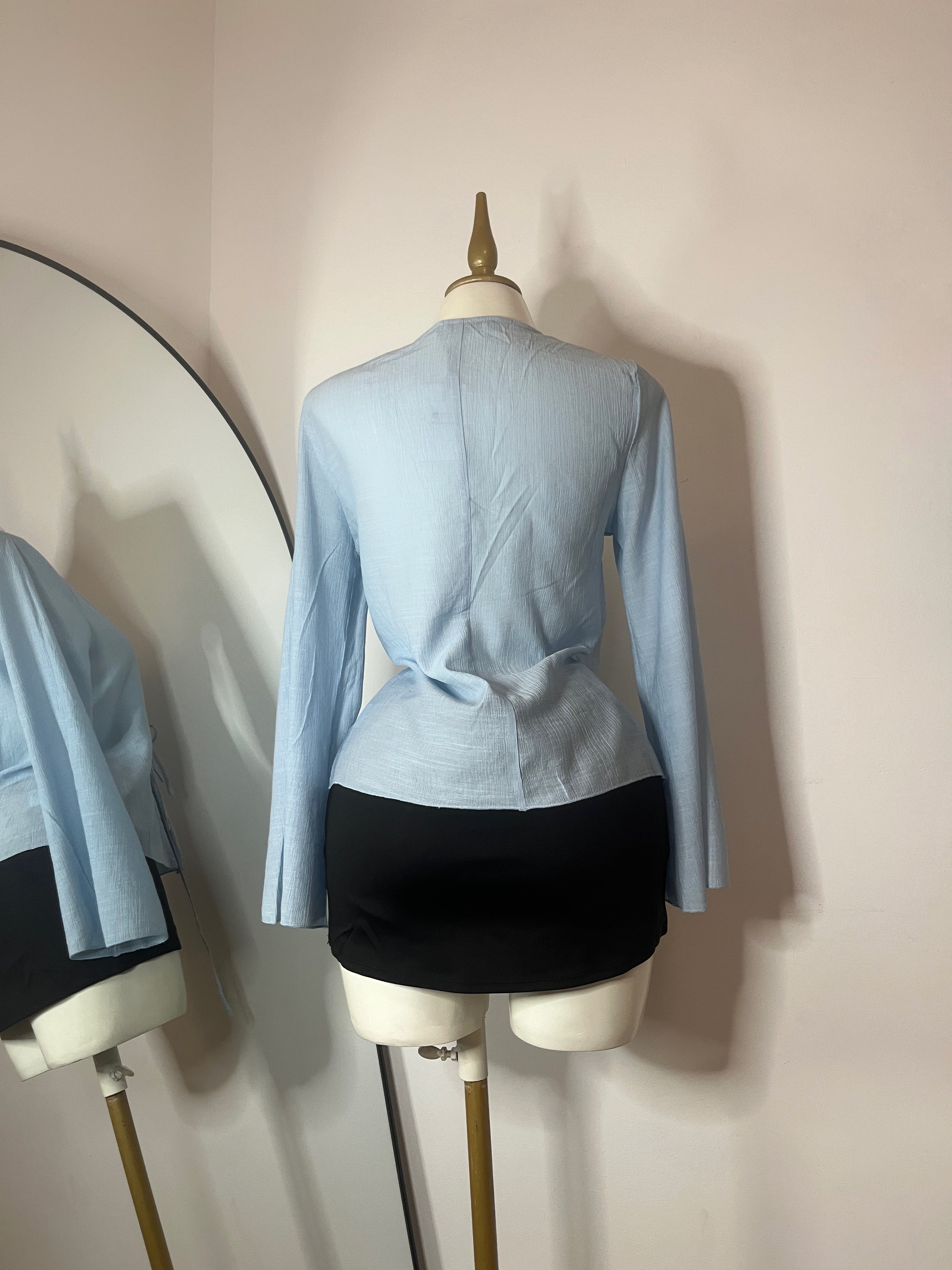 Blusa lino baby blue manga larga